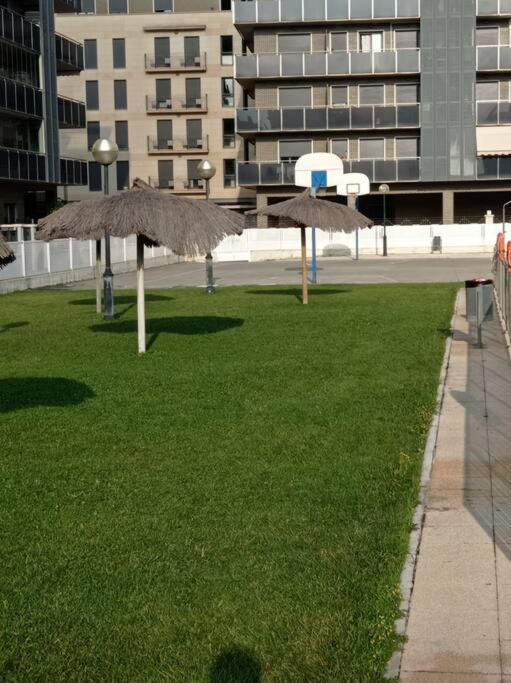 Acogedor Apartamento Con Piscina Y Garaje Huesca Exterior foto