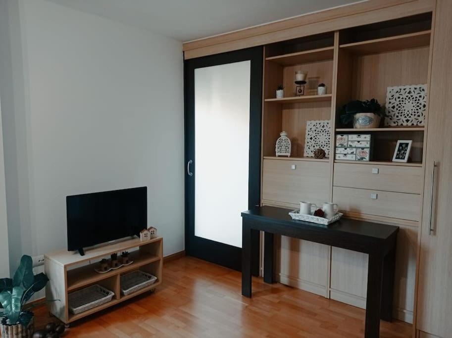 Acogedor Apartamento Con Piscina Y Garaje Huesca Exterior foto
